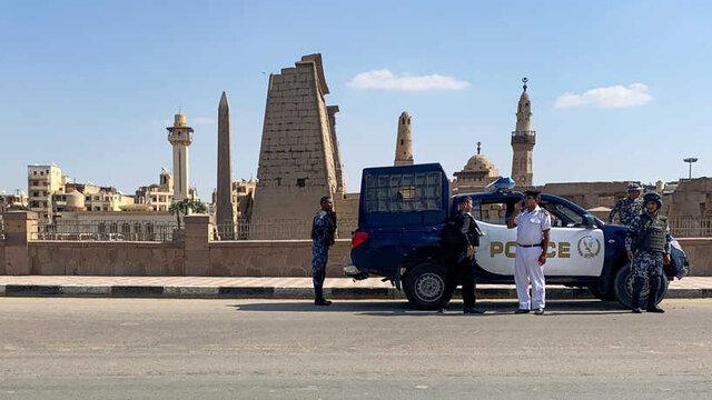 15 عضو یک خانواده درمصر پس از اعتراض به ناپدید شدن دخترشان 15 عضو یک خانواده درمصر پس از اعتراض به ناپدید شدن دخترشان بازداشت شدند