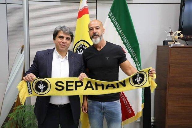 قرارداد دستیار خارجی قلعه نویی با سپاهان امضا شد قرارداد دستیار خارجی قلعه نویی با سپاهان امضا شد