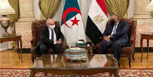وزیر خارجه الجزائر با همتای مصری خود درباره تحولات منطقه تبادل نظر کرد