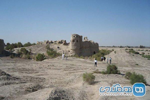 قلعه سام یکی از جاذبه های گردشگری سیستان و بلوچستان به شمار می رود